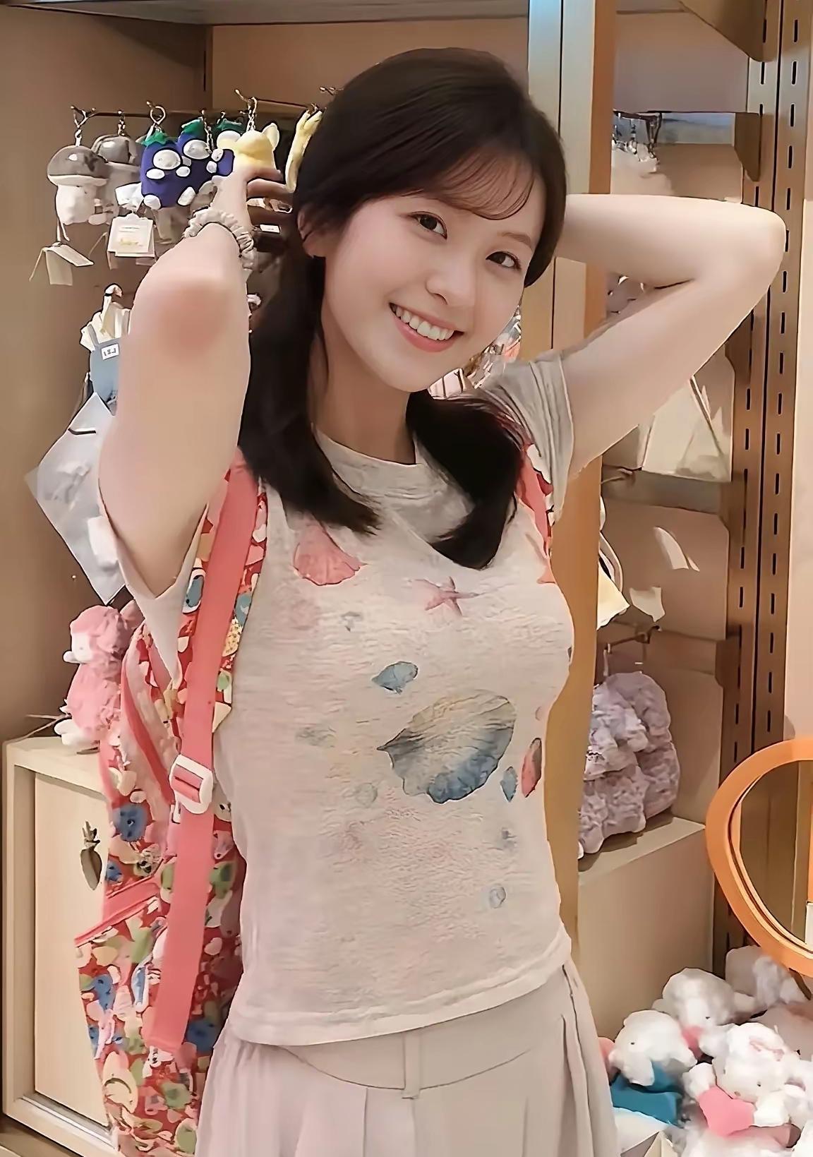 亲情是那个你摔碎了碗，却只担心你手疼的人。别把最坏的脾气留给最亲的人，因为他们是