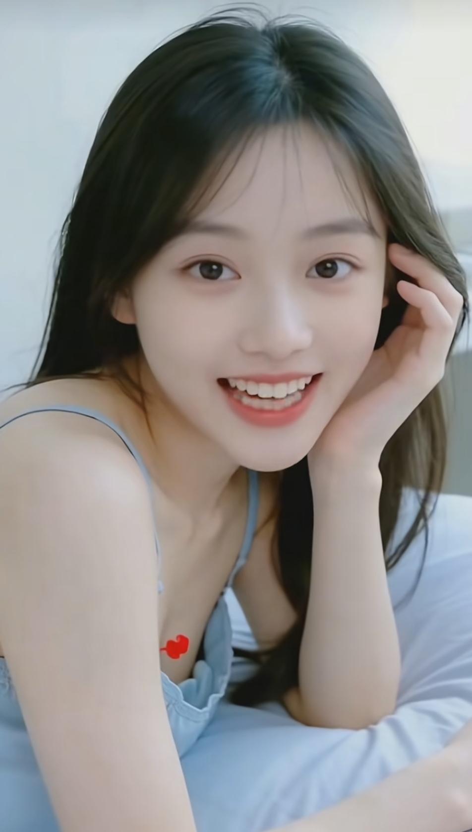 笑靥如花，心中有爱。