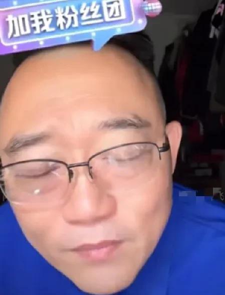 琢磨了一个月，郑好终于回应了偷爷子的风波。他解释为什么没有在主持人报幕偷爷子的时