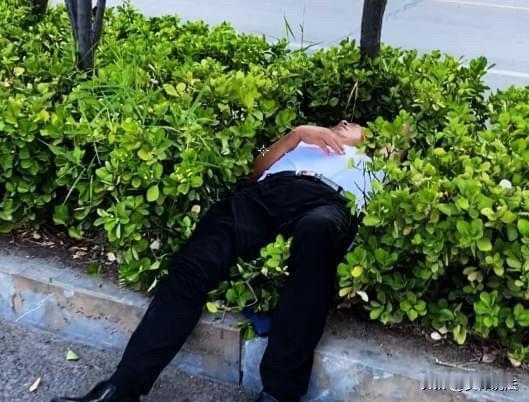 湖南娄底，男子参与朋友生日宴，期间主动要求喝酒，饭后又觉得不尽兴，又提议去KTV