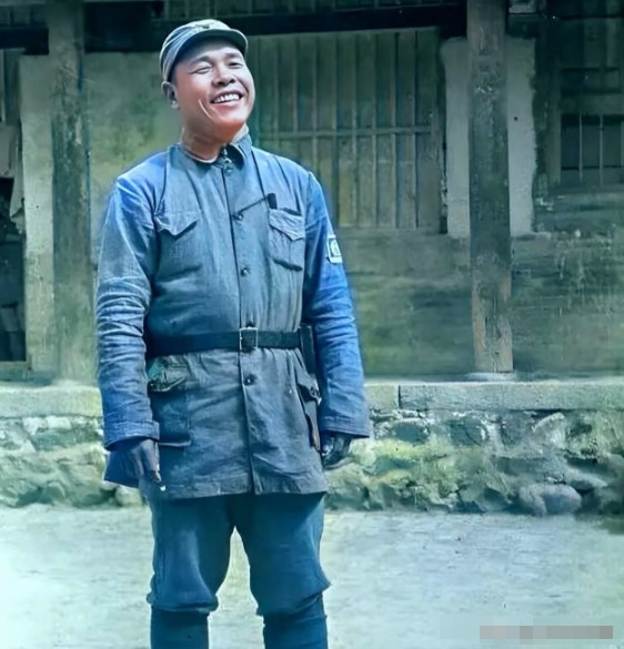 1951年，一个特务落网后，面对审讯时，说：“我的同伙？说出来吓死你们，他叫王长