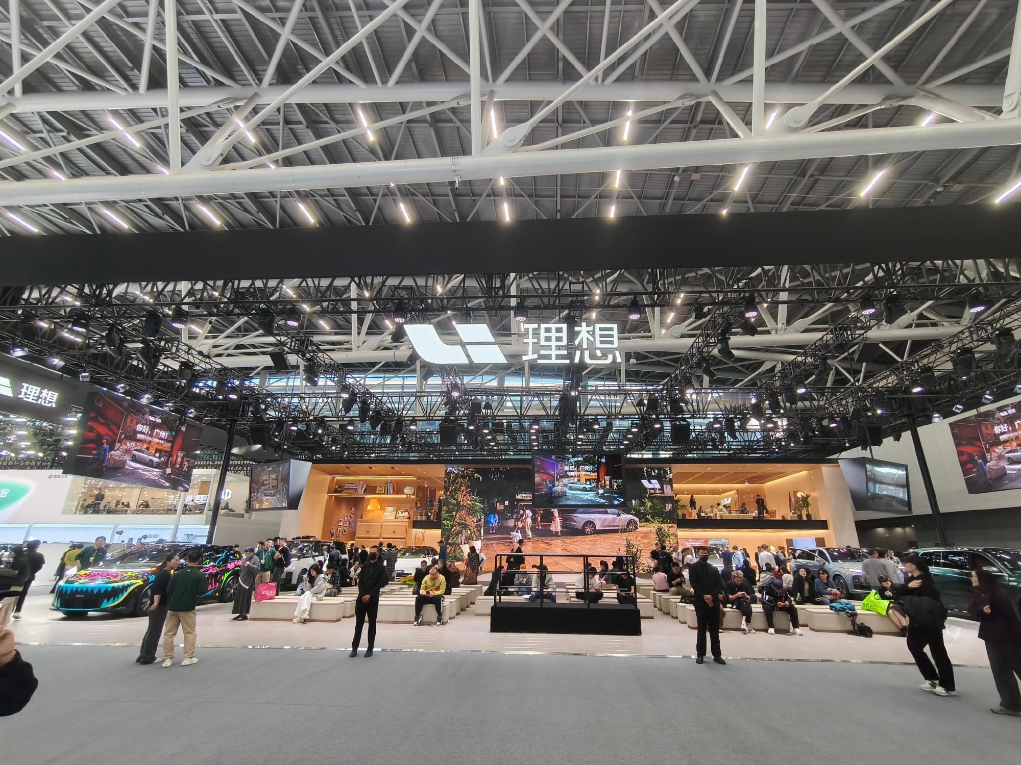 理想汽车Q3财报公布，很明显，在多个季度盈利之后，理想正在面临挑战。但短期的承压