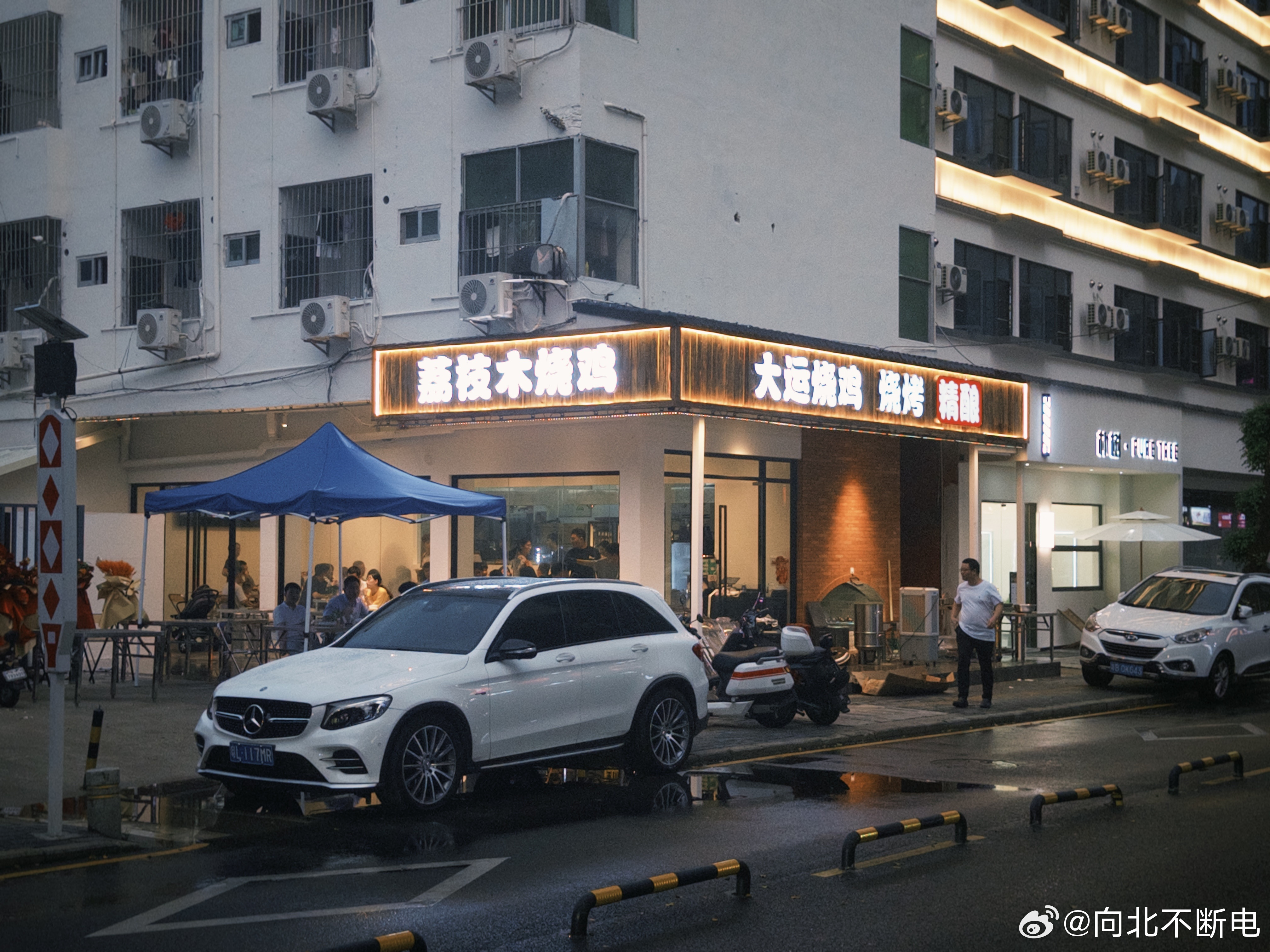 天塌了家人们…杰0这次真的要成了店里排的满满的，买一只烧鸡要等两个小时当然！