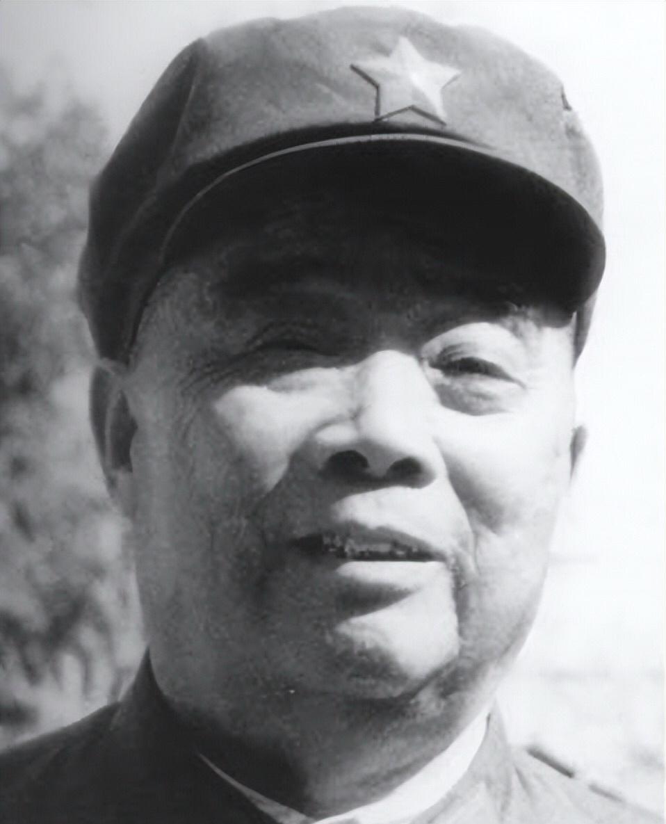 1955年，原红一军团13团团长陈开路授予上校军衔，有战友替他鸣不平，他却