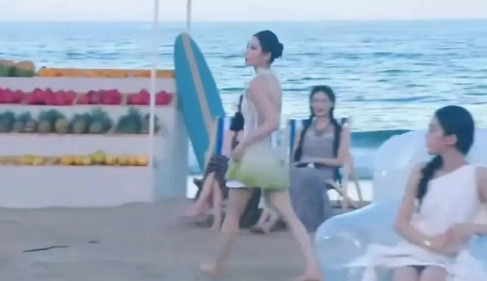 宁艺卓容颜绝美，仿若画中仙子。然而身材比例欠佳，拍摄时多切脸部近景，方显其颜之美
