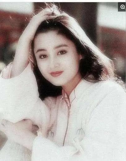 刘亦菲和陈红都很美，但是她们的美风格不同，年龄也有差异，很难说谁更美。陈红是