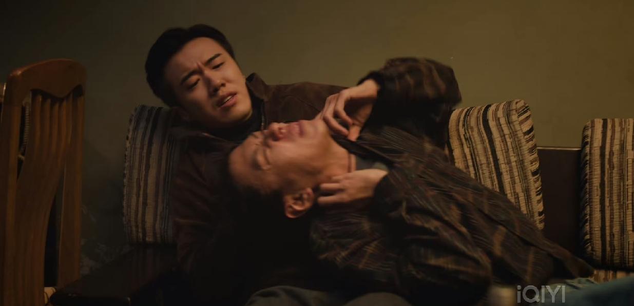 谁懂！《余红旧事》大结局看得人一愣一愣。张哲华本以为拿下大好局面，却被亲姐揭发，