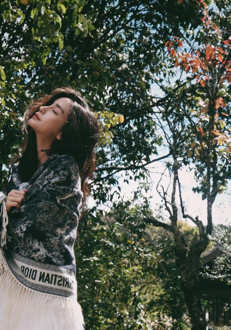 angelababy｜杨颖真的喜欢这种自然治愈感【集卡可评论】