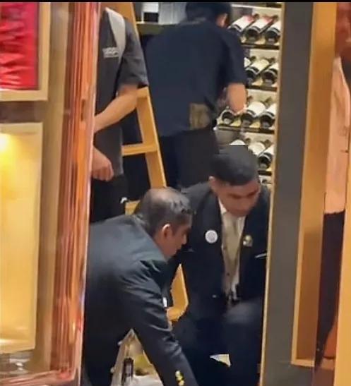 你就看楚钦买这些酒，装了满满一个行李箱，就知道他有多懂感恩。在多哈一直忙训