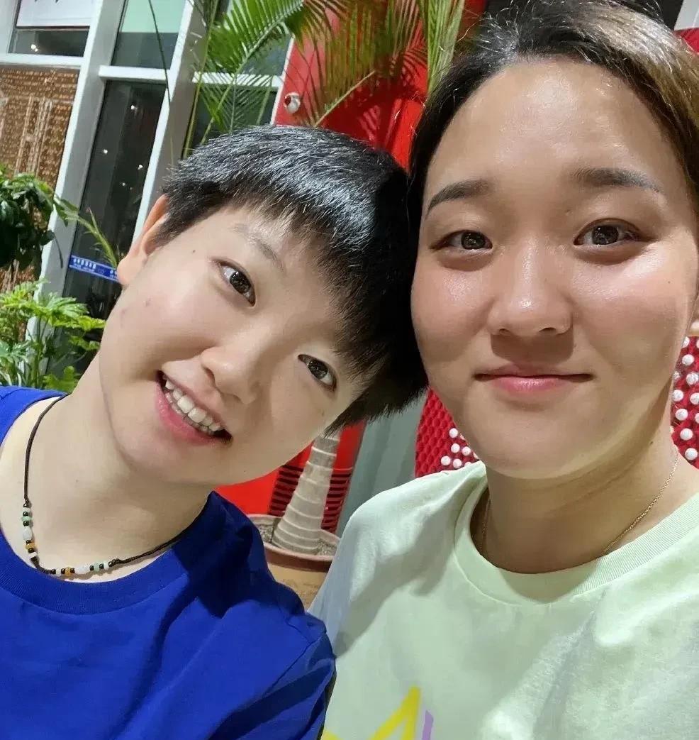 孙铭阳和朋友去看林俊杰的演唱会，莎莎发了短视频后，她却傻了！不得不说平时壮壮的