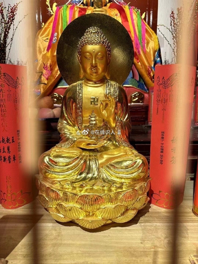 心怀感恩才是积累福报的最大根源。感恩当下拥有的一切，无论他们有多小，都会受益良