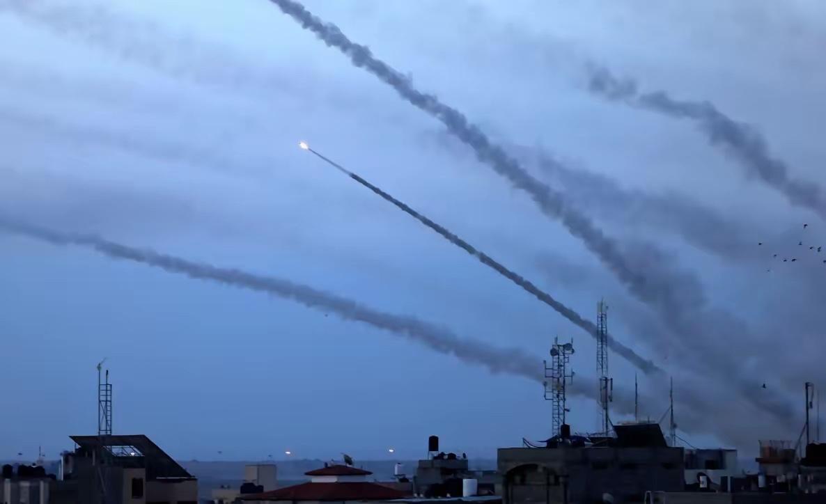 以色列最大危险出现，黎巴嫩导弹覆盖全境，内塔尼亚胡做梦没想到越打越危险！这回