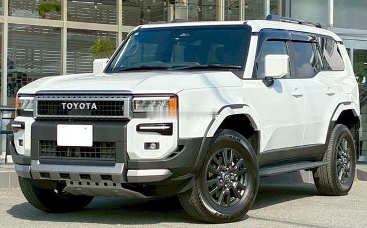 普拉多2700，这是去年在小岛国上的牌，2.7四缸自吸+自动挡的入门级动力组合，