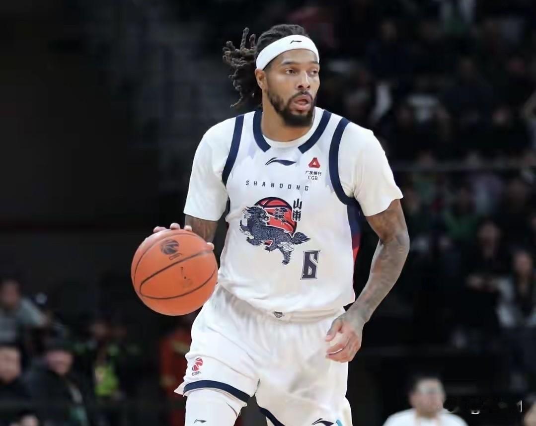山东高速了男篮已经集结备战，在鲍威尔离队之后，球队正在全力以赴谈判新的小外援，可