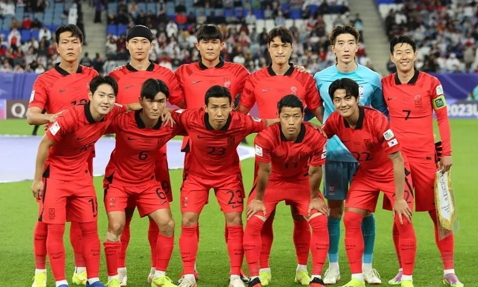 韩国队东亚杯派了2队参赛，主要是以20名韩国K联赛年轻球员为主，3位日本J联赛球