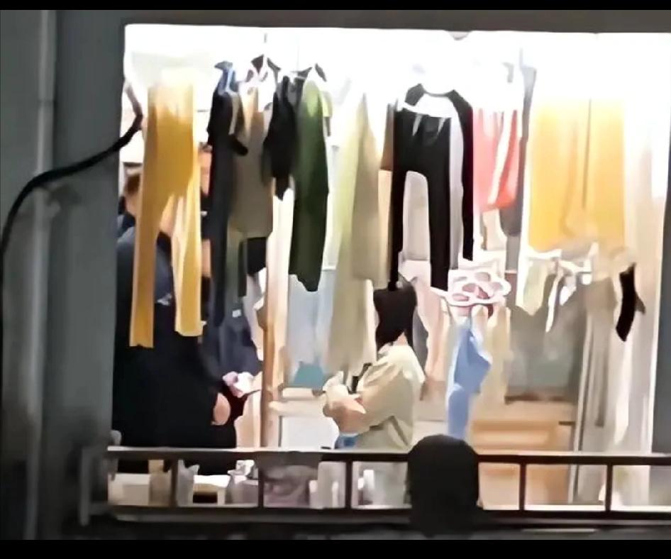 10月26日凌晨，大概两点左右，正是睡觉的时候，地点在湖北宜昌，三峡大学的女生宿