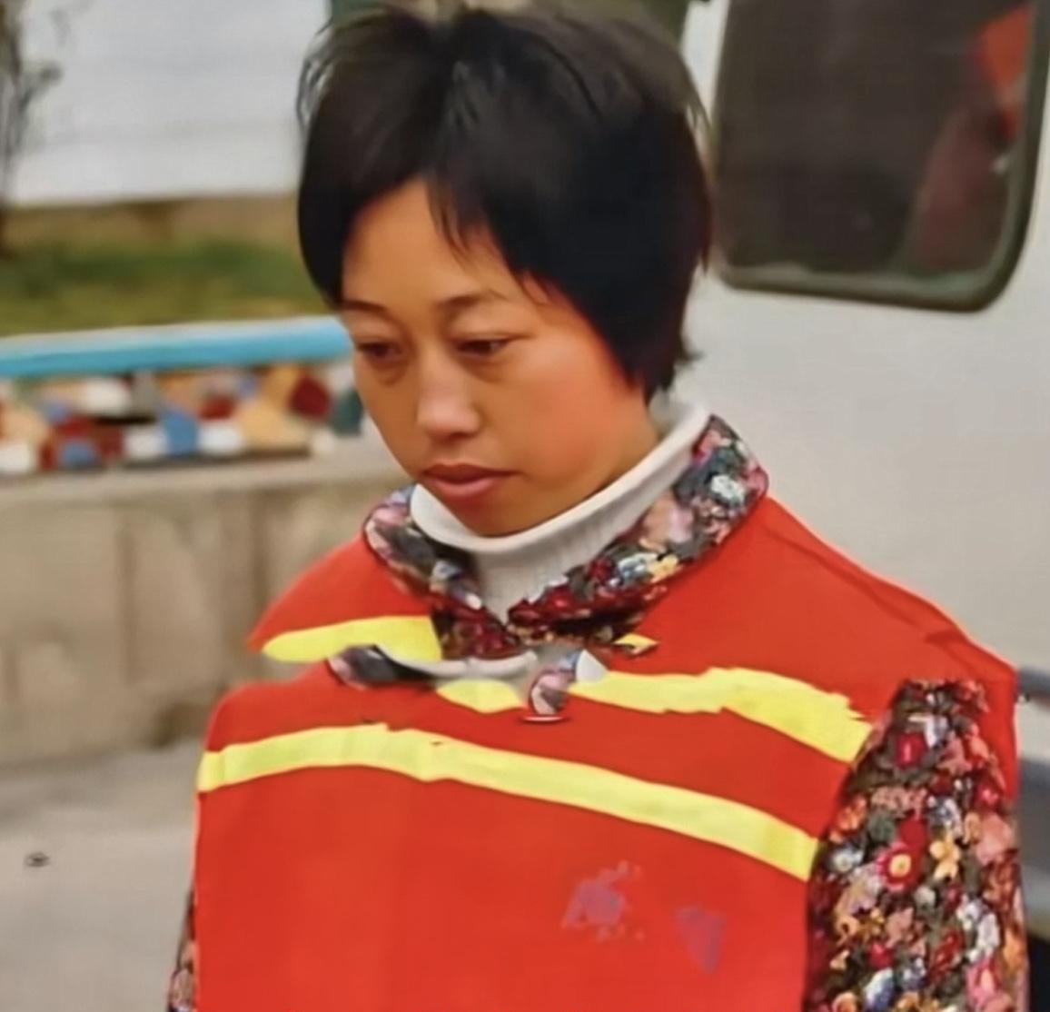 赵庆梅，相信大家对这个女人并不陌生，她就是贵州威宁新发乡中心小学代课教师。20