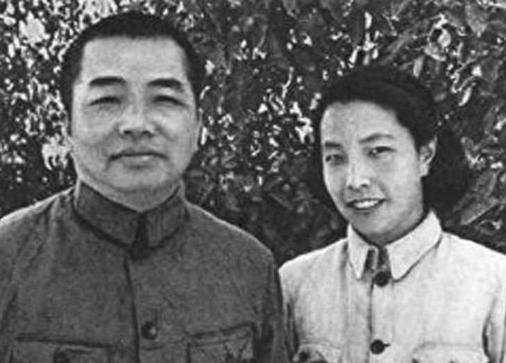 1951年11月的一天，浦安修在东北视察期间，顺便去朝鲜看望彭德怀。不过，她