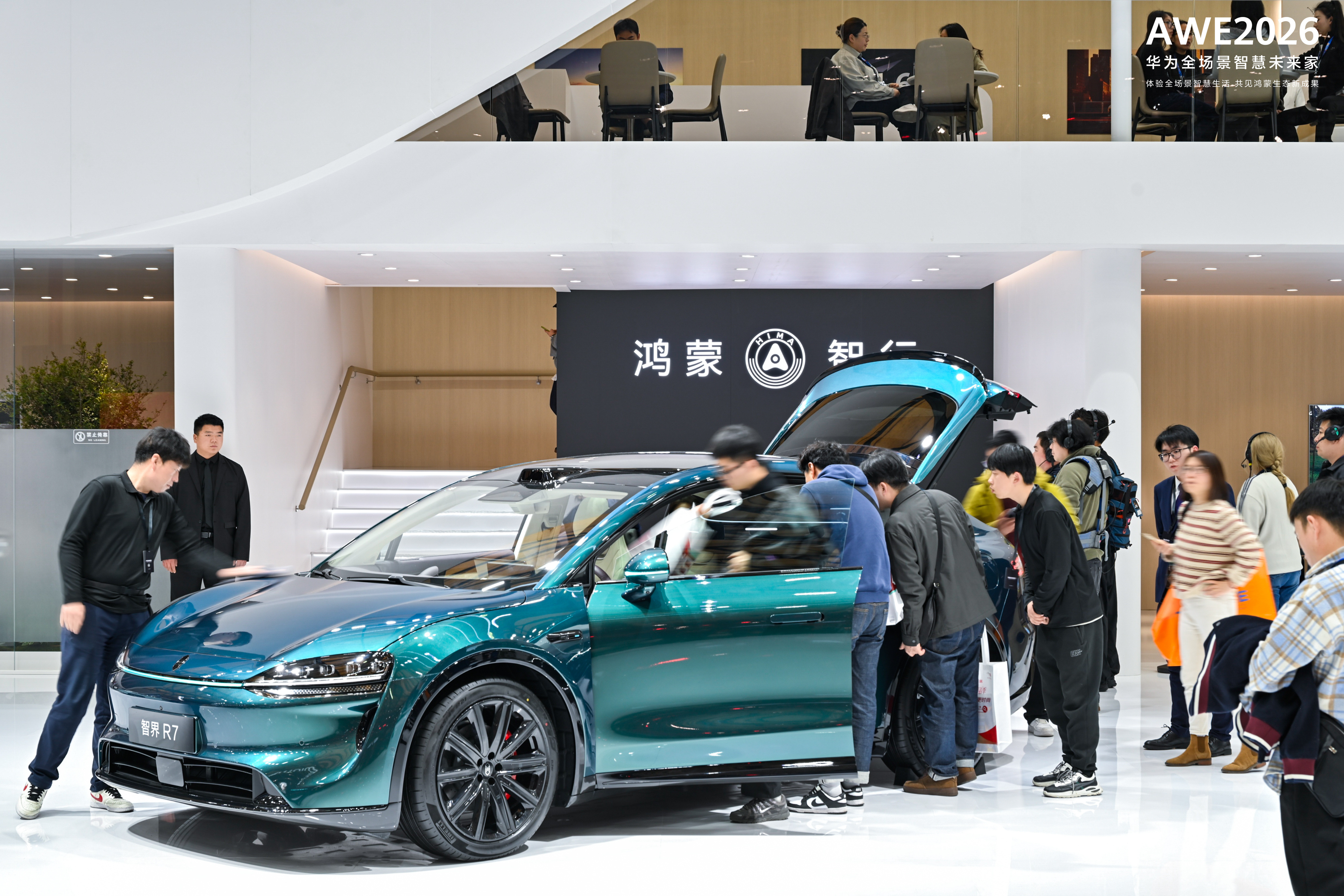 不止颜值，更是实力天花板！智界R7刷新全球SUV风阻纪录，还有全新配色即将发布，