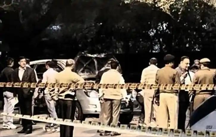 1982年，中国驻莫桑比克大使馆翻译唐健生做了一项疯狂举动，他杀光大使馆的所有