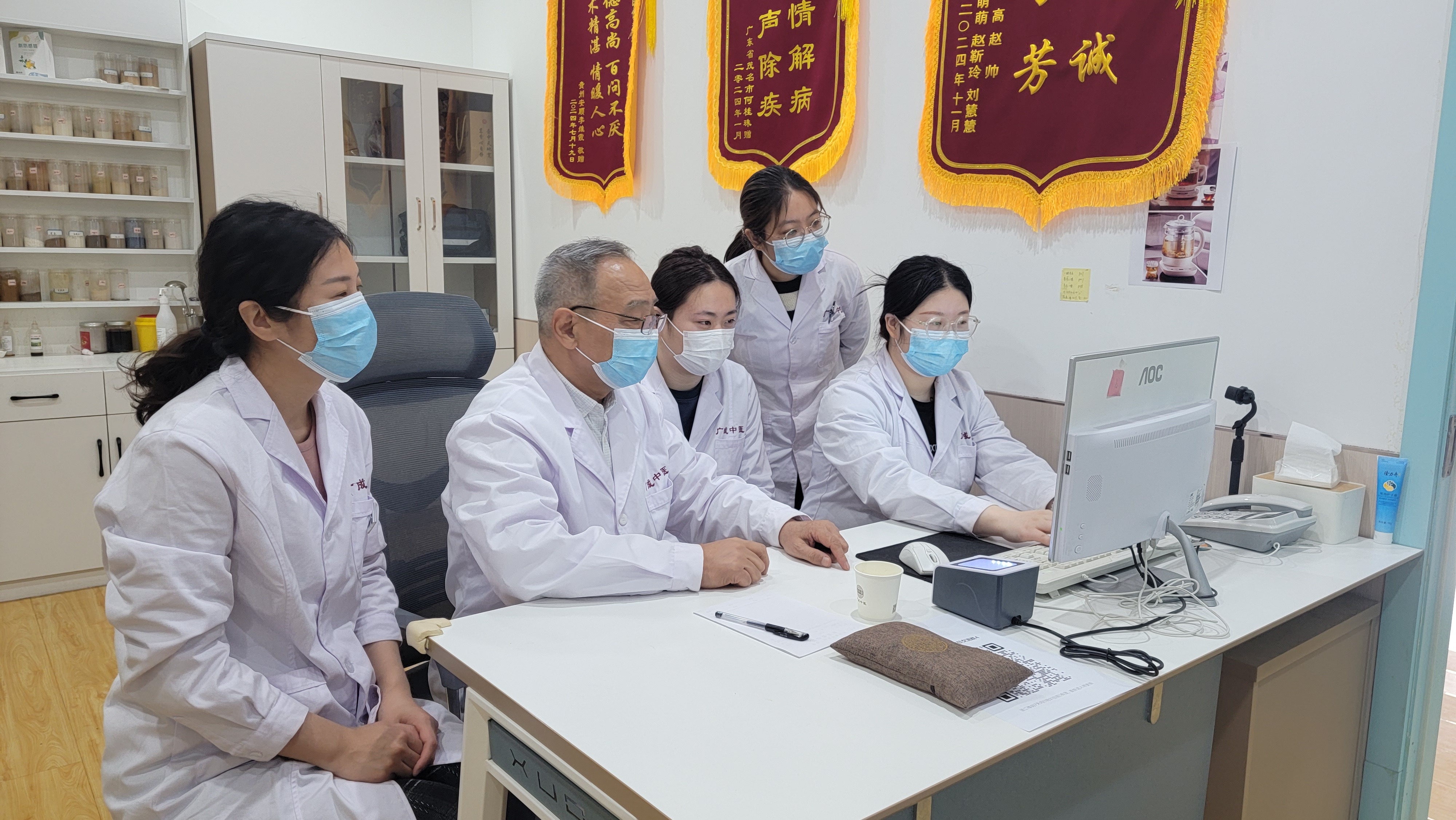 让你变美的中成药高手，有需要的不妨试一试。1.当归苦参丸—祛痘痘高手，血燥湿热引