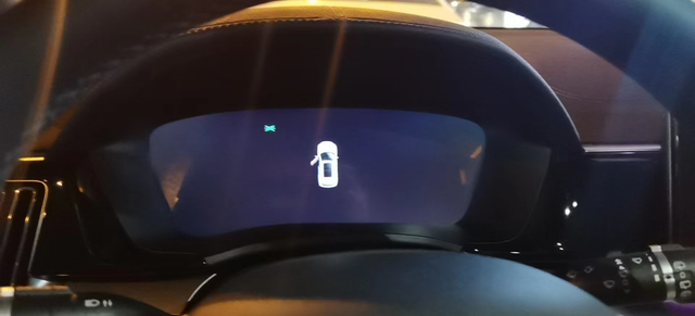 比亚迪宋plusdmi仪表问题因为提车是白天没检查仪表，所以当时没发现仪表散