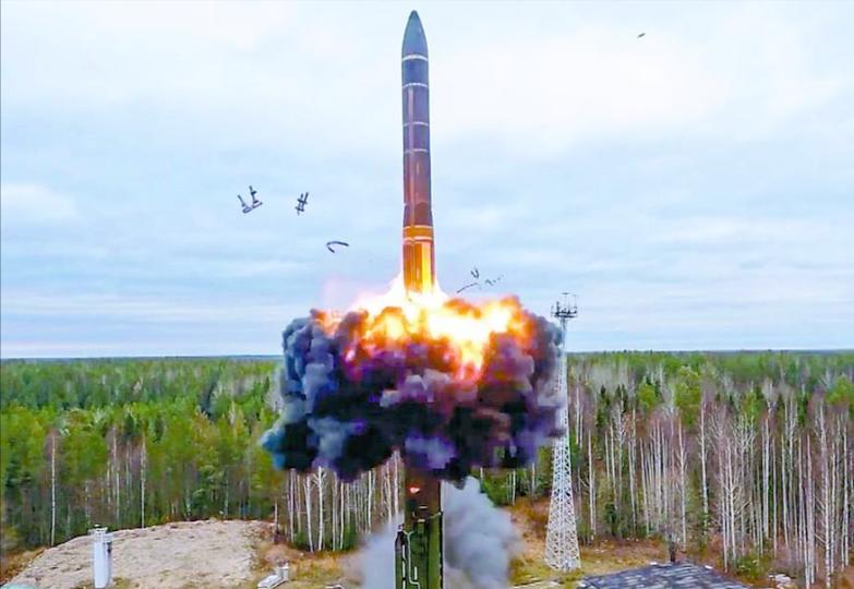 最近俄罗斯的“榛树”导弹在战场上亮了两次相，直接把欧洲的安全感干没了，法国总统马