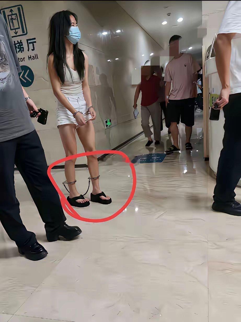 这女孩基本是废了​​​