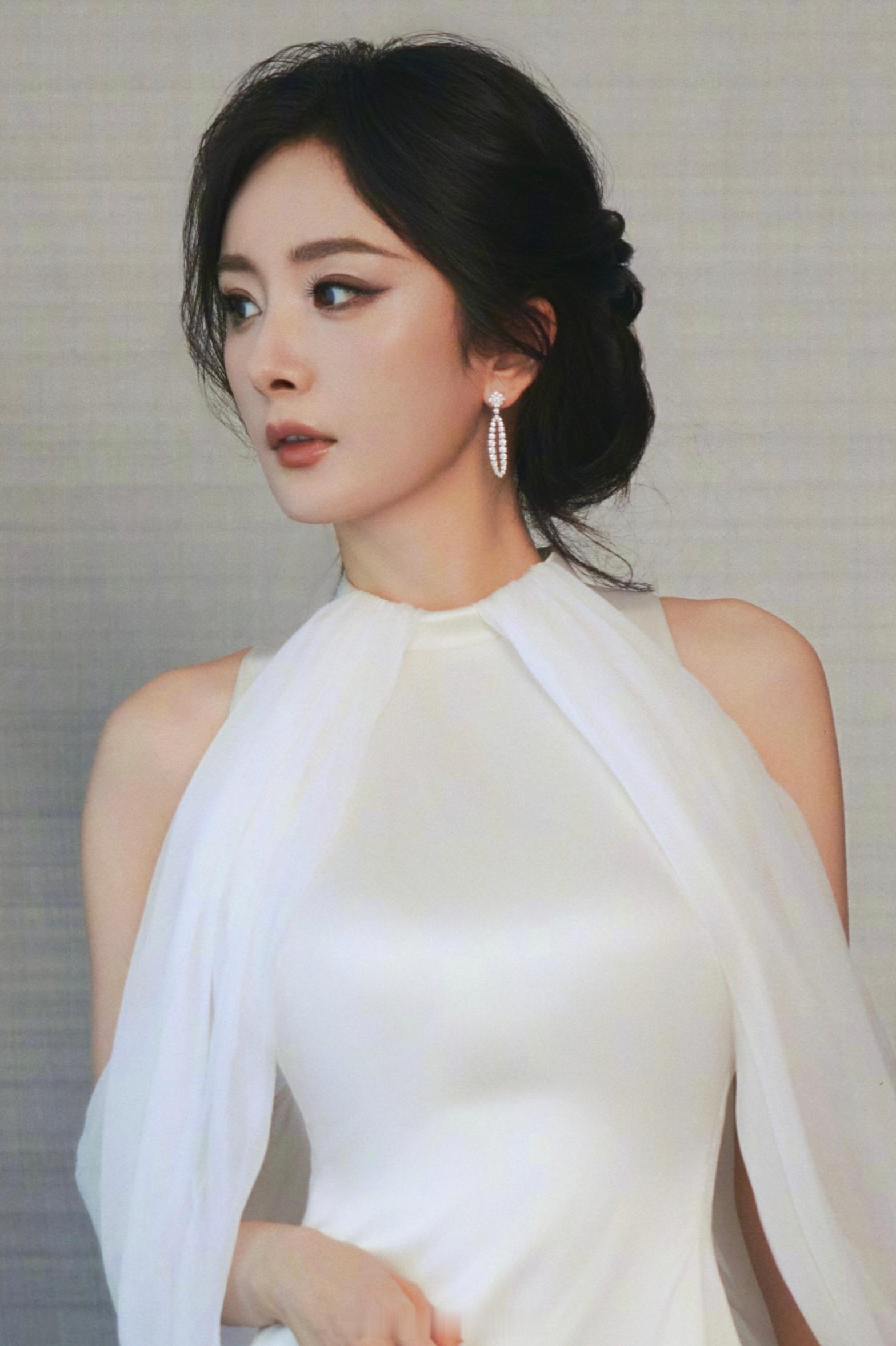 杨幂中国电视剧年度盛典总台视后杨幂，宁绣绣值得！