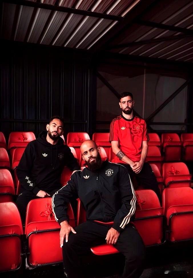 曼联9场不败！阿森纳5场丢7分，曼城丢5分，维拉丢8分，红魔用血性撕开争四乱局