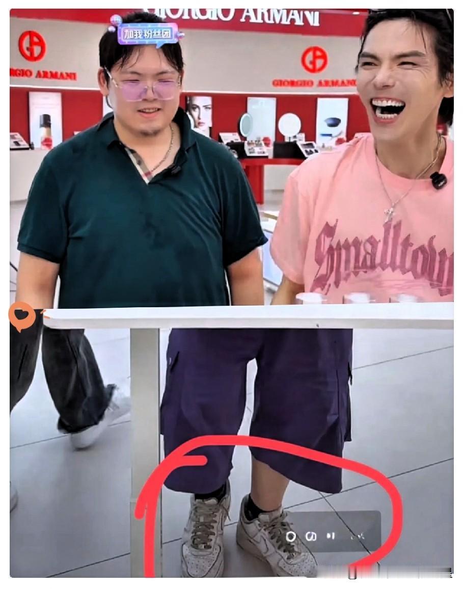 向太的心估计都要碎了。谁能料到从前态度强硬、直接和向佑断联拉黑微信的她，会