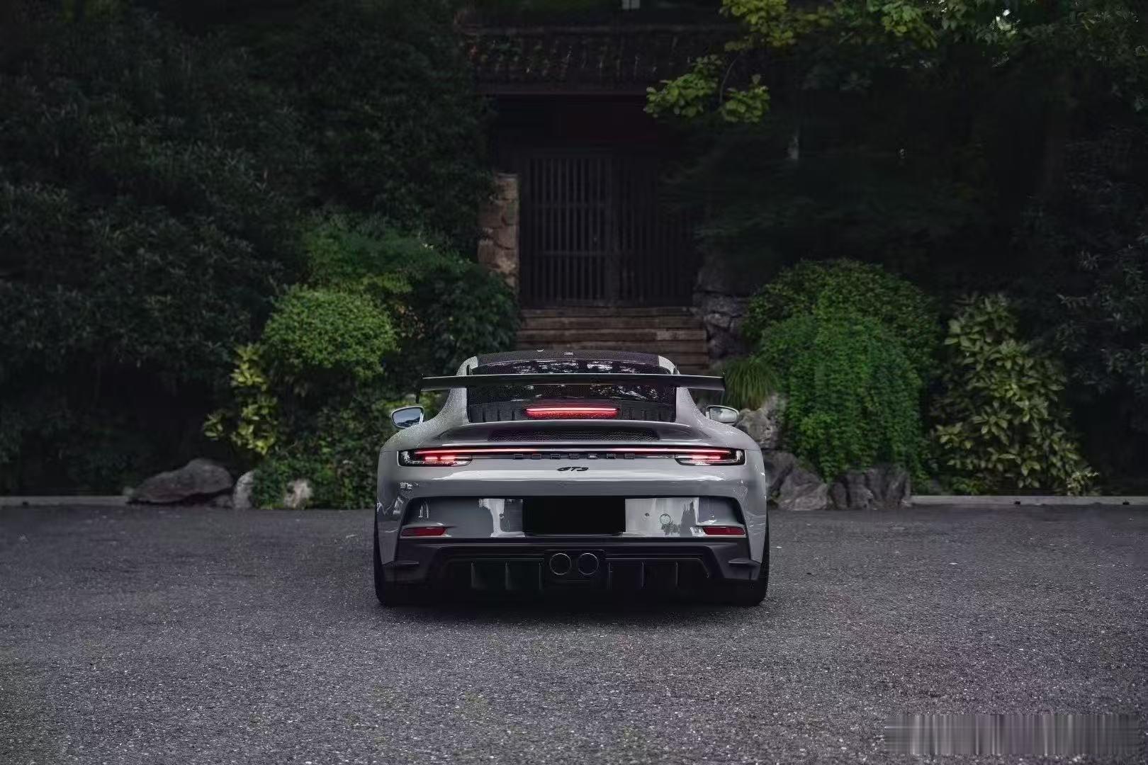 2024年保时捷911GT34.0自然吸气、选配PTS中国灰黑内陶瓷