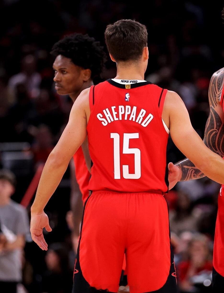 WilliamGuillory发布长文，谈到了后卫里德-谢泼德对于火箭的帮助，