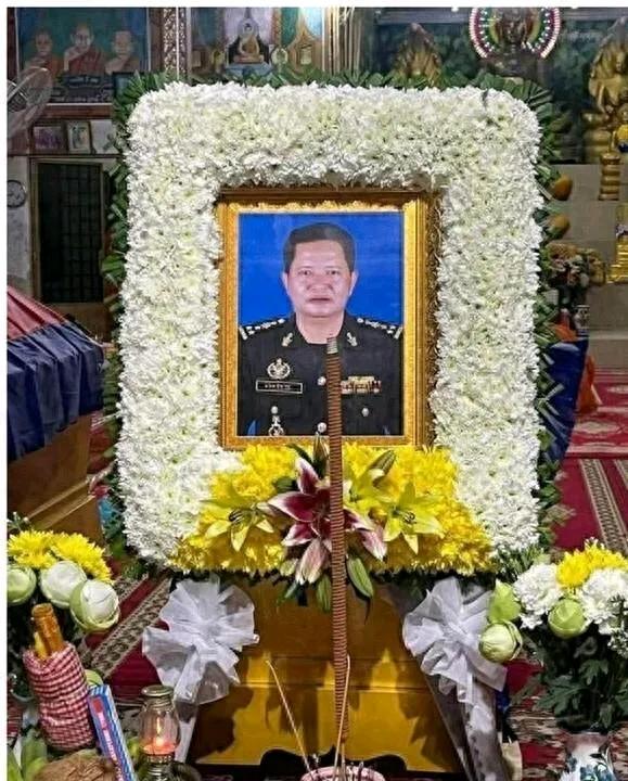 洪森傻眼了，沉默了3小时！自己的安保负责人兼总统卫队队长陈春，在前线视察时被一