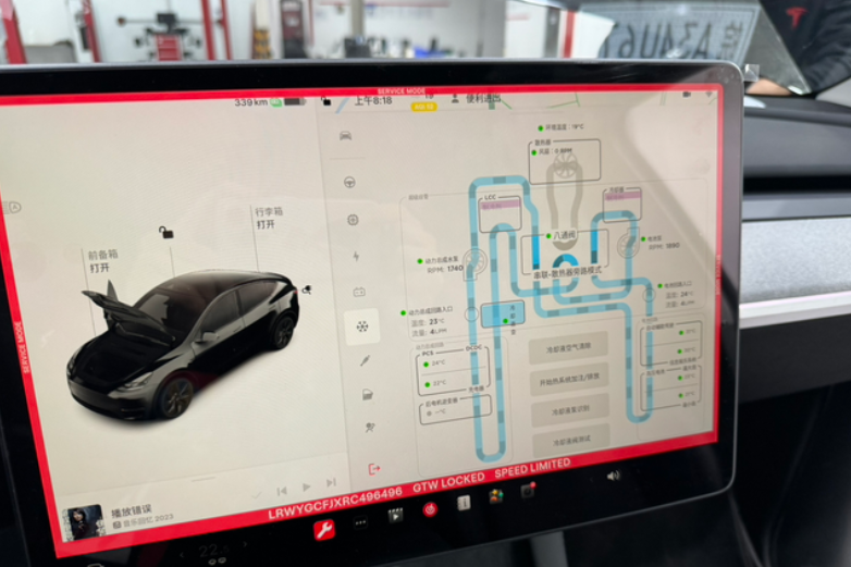 喜欢安静的车友modely慎重考虑3月底提的modely，看车的时候没发现，