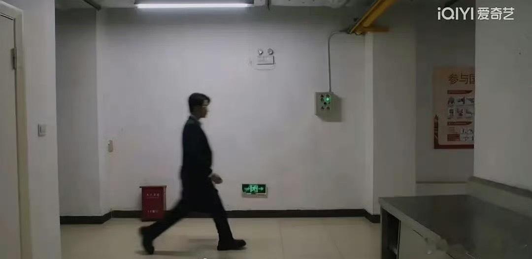 爱情有烟火檀健次抱着王楚然感觉好吃力，丝毫没有美感