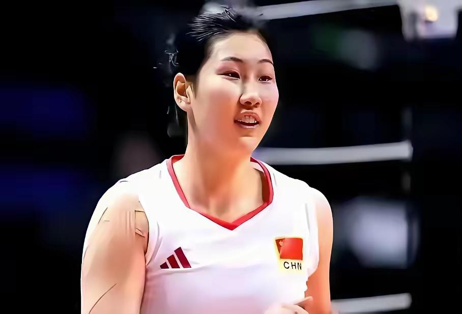 王艺竹顶多和董宇含打成平手，连李晨瑄都比不过，这一点球迷心里有谱。一传半桶水的