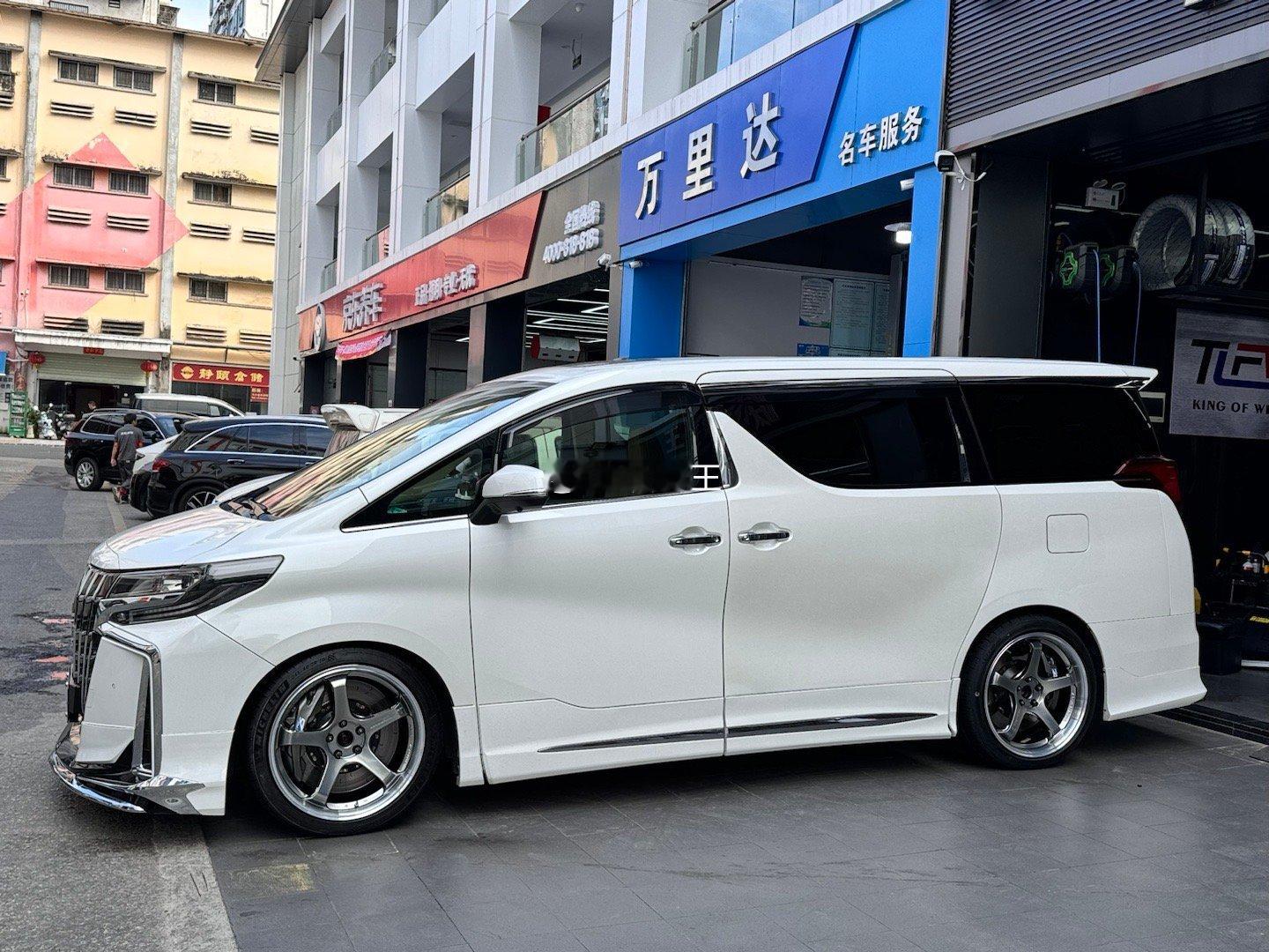 埃尔法完工案例供参考20寸单片锻造意大利科吉