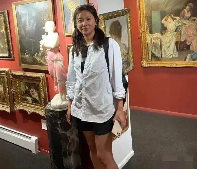 女神已经老了，满脸沧桑，再也不是年轻时候的模样了，不再迷人，不再漂亮，太残酷了，