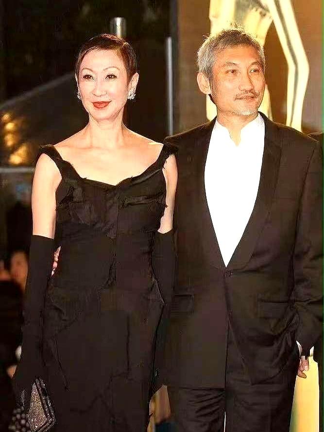夜里刷到一条消息，心猛地一沉——7月13日20:51，施南生在养和医院安然离开，
