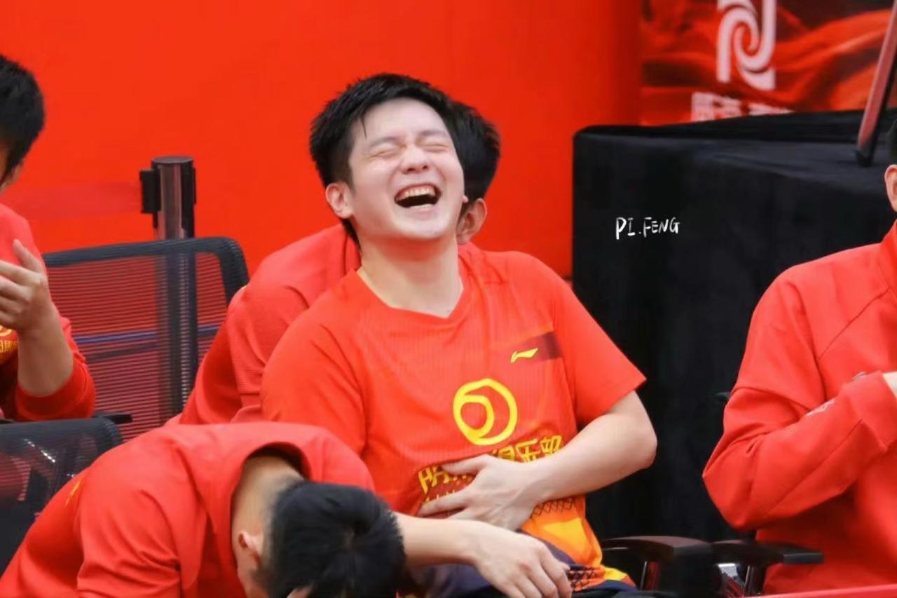 樊振东心声被恩师吴敬平效仿[大笑]吴敬平教练今天续更个人VB，评论区有网友留