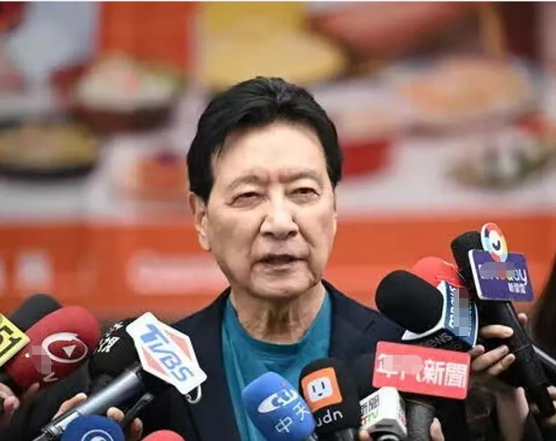 说句实在的，其实在军购案的立场上赵少康和郑丽文的态度是一致的，就是美国卖多少国民