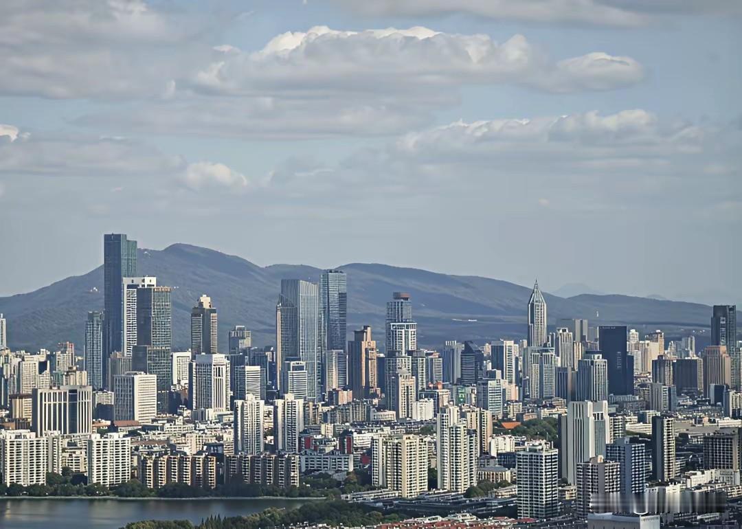 南京才是正统,金陵帝王气,支持南京。