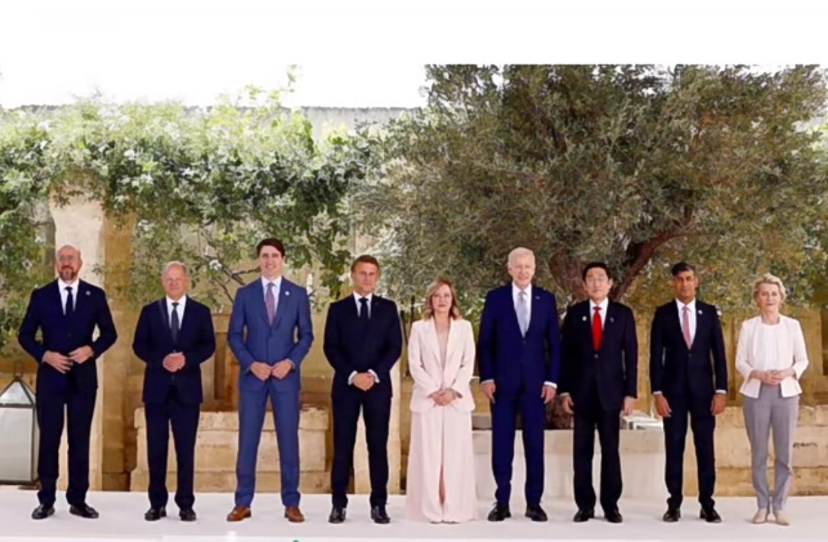 这不是“去依赖”，这是赤裸裸的联手围堵。1月12日，在美国主导下，欧盟、澳大