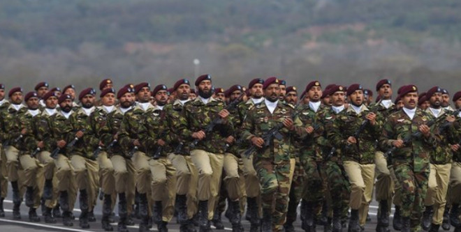 13000名士兵18架战斗机！巴基斯坦军队抵达沙特，给中国也上了生动一课！在4月