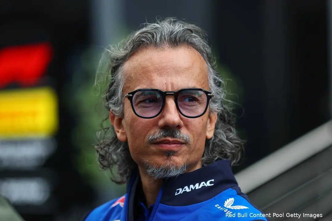 F1红牛领队梅基斯表示在赛中做出让维斯塔潘给汉密尔顿还位置的决定很痛苦，但为了