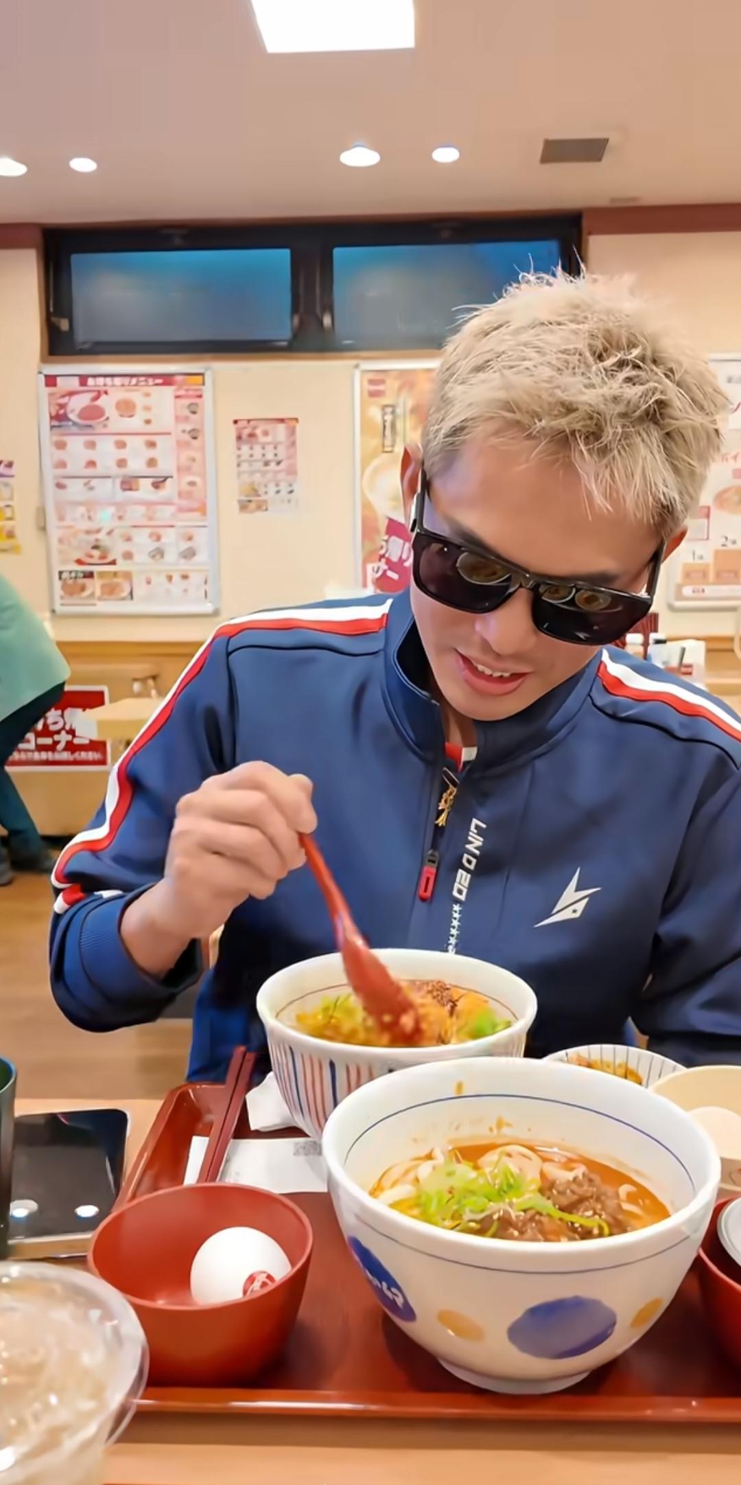 林丹，这面应该再配上海带丝和花生豆就更完美了。