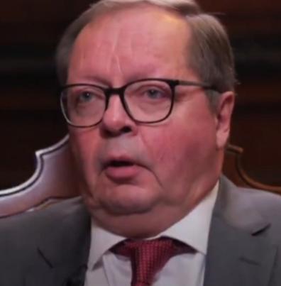 俄罗斯喊话全世界，自己在美伊以战争中没有保持中立，我们一直站在了伊朗这一边。 