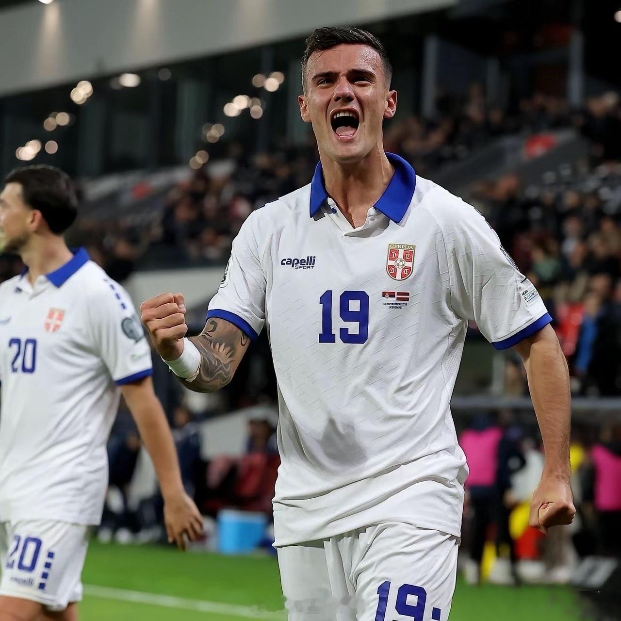 所有人都为斯坦科维奇而疯狂！此前的追求者多特蒙德和法兰克福已经知难而退，现在更有