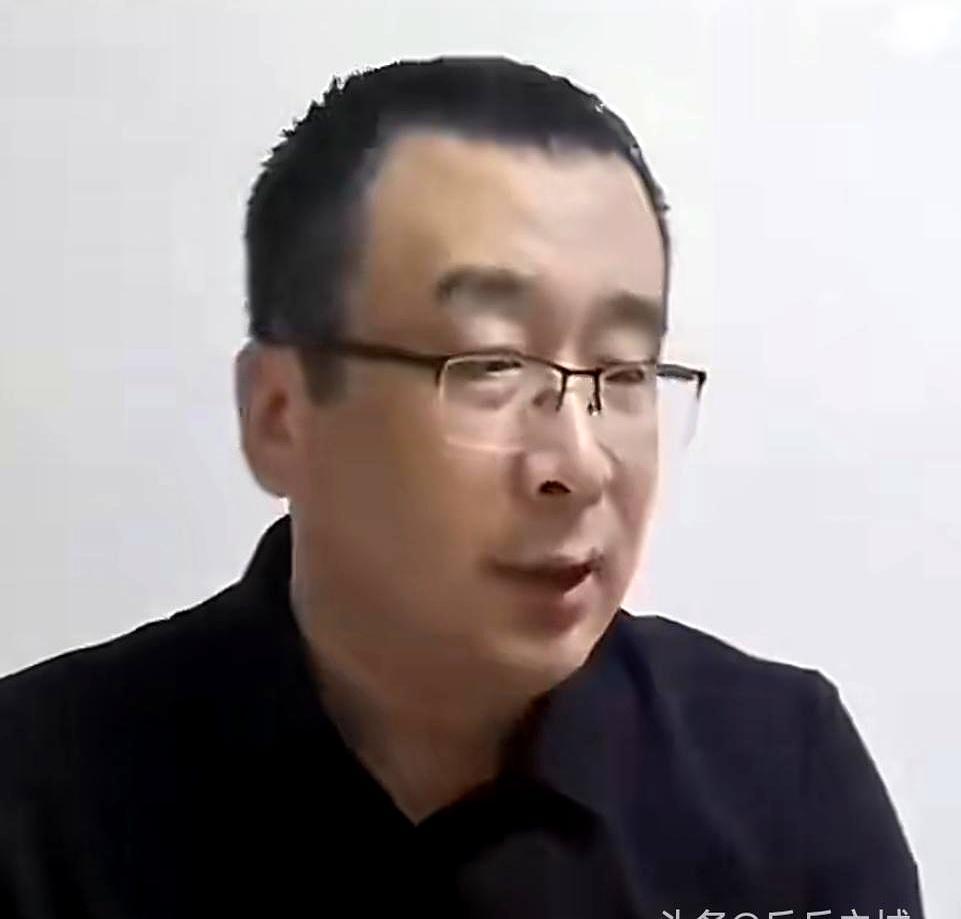 别再骂国乒教练组偏心给年轻人机会了，你根本没摸到真相。孙颖莎是几十年一遇的